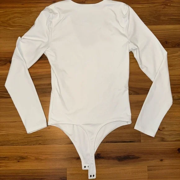 Abercrombie & Fitch Soft A&F Collection Women’s White Long Sleeve Bodysuit Small - Picture 3 of 4